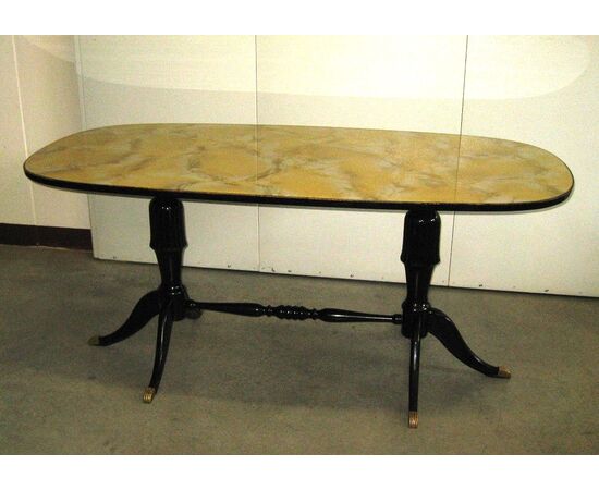 60s oval table. Vintage Italian modernity     