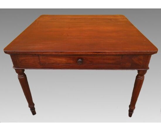 Carlo X writing table in Mantua cherry