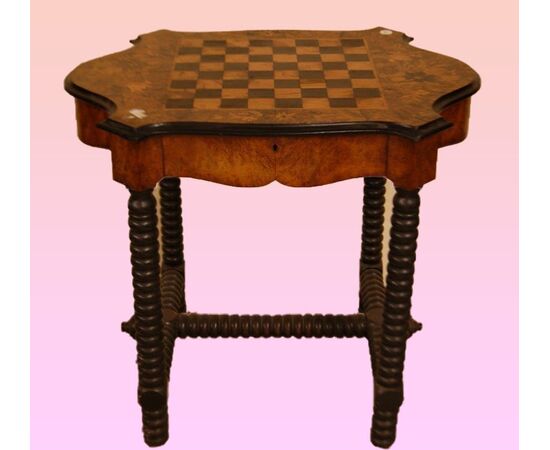 Antico tavolino del 1800 in radica con scacchiera e intarsi floreali