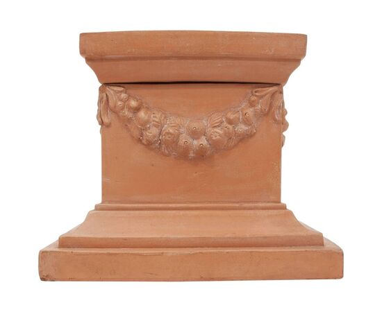 Tuscan base / column in terracotta     