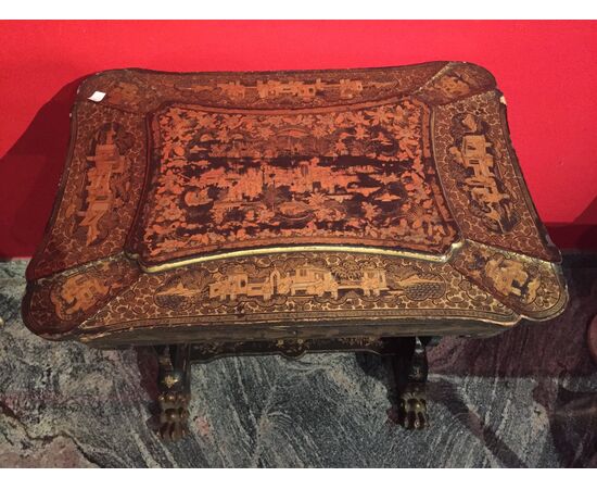 lacquered coffee table 65 x 45 x 70 cm