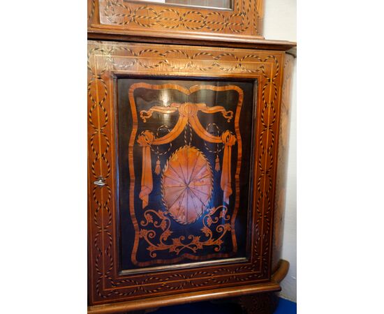 Pair of English inlaid corner cabinets, first half of the 19th century     