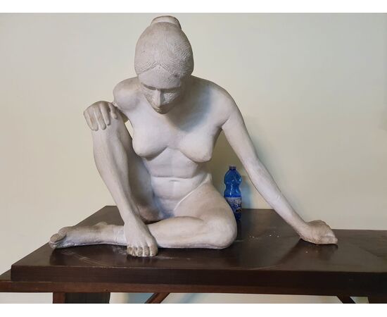 scultura in gesso massiccio con base in legno solo la scultura misura cm 57 x 50 