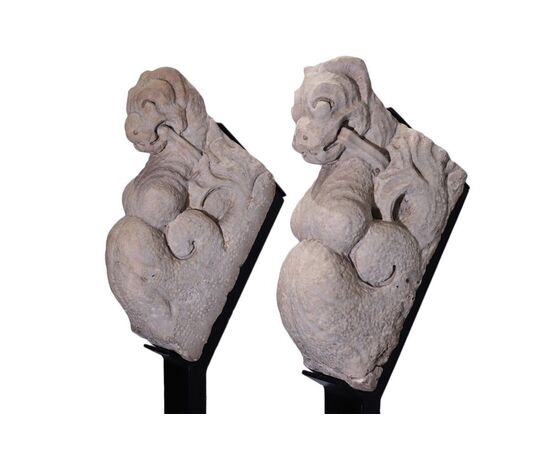 Pair of marble Caryatids, Italy, 15th cent. XV
