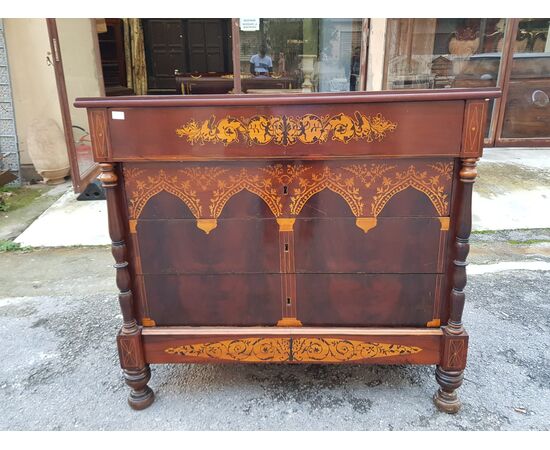 Chest of drawers in wood with front inlay of fine workmanship. nineteenth century