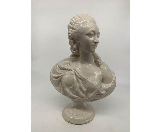 Guglielmo Pugy (1850-1915) [dopo] - Bellissimo busto della contessa du Barry in maiolica