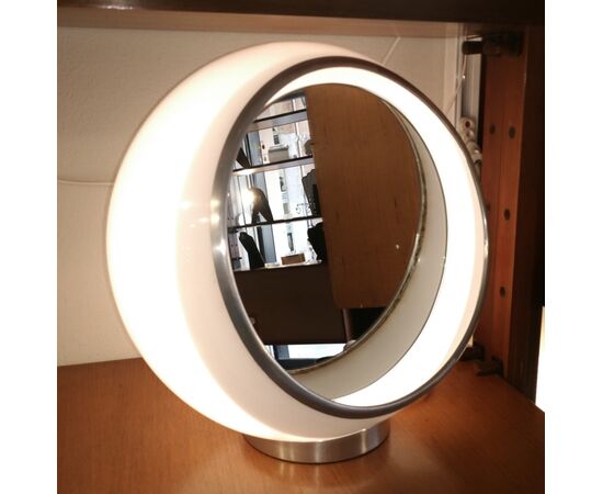 Lamp with white plexiglass mirror and st...