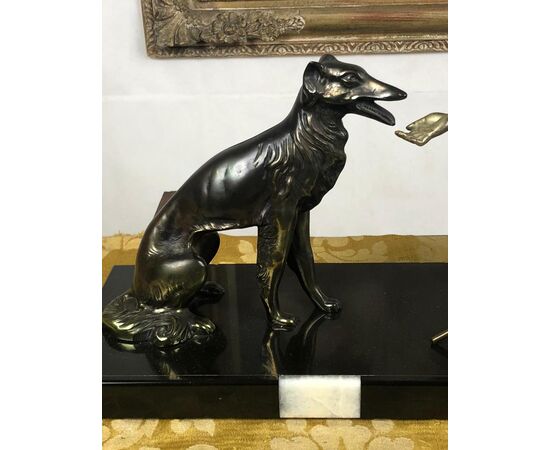 Antica scultura Art Deco Diana con cane
