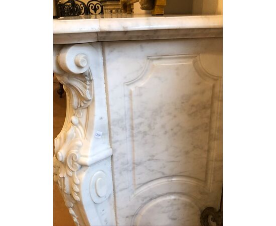 fireplace in white carrara pompadour marble     