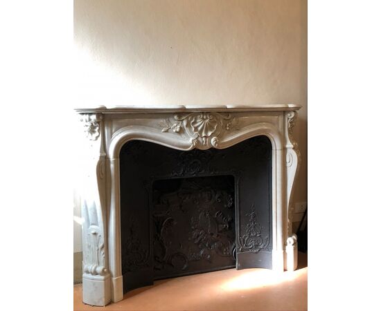 fireplace in white carrara pompadour marble     