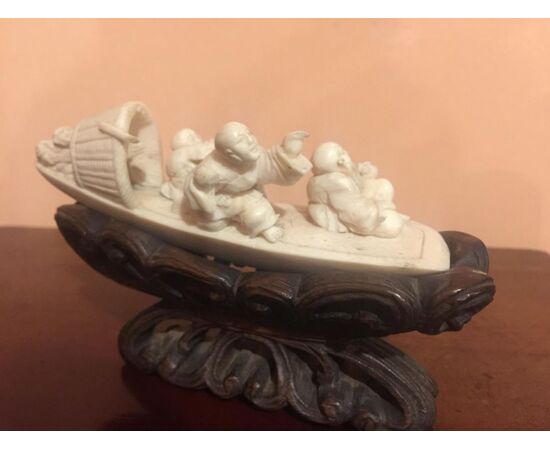 Ivory sculpture depicting oriental fishermen, late 19th century