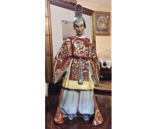 Statua in ceramica raffigurante Imperatore orientale - epoca Art Decò