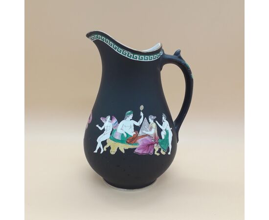 Brocca ceramica decorata con scene mitologia classica, Meir & son