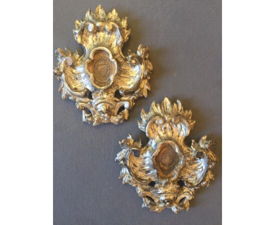 Pair of silver frames in eighteenth-century mecca     