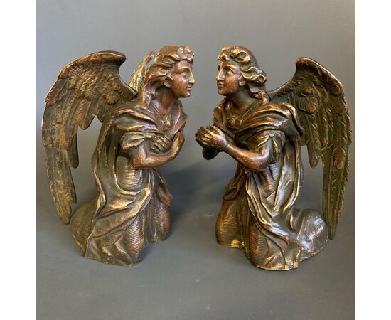 PAIR OF GENUFLIED ANGELS IN BRONZE - XIX CENTURY     