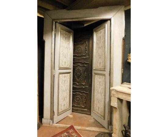 pts715 - n. 3 doors with painted frame, 18th century, cm l 200 xh 285     