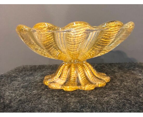 Cup vase in gold corded glass. Barovier and Toso manufacture. Murano.     