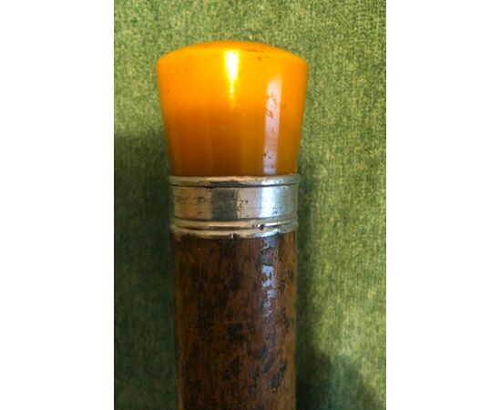 Bastone ‘pila’ con pomolo in Bakelite che si illumina (tramite pila da inserire all’interno).