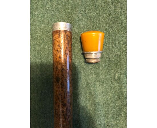 Bastone ‘pila’ con pomolo in Bakelite che si illumina (tramite pila da inserire all’interno).