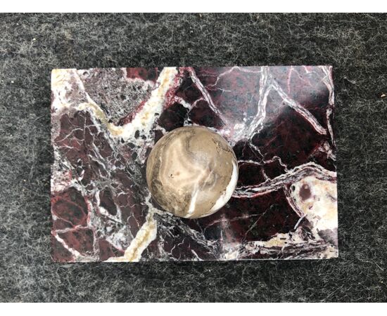 Art-d&#39;eco style marble press-papier paperweight.     