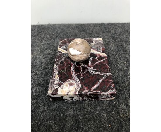 Art-d&#39;eco style marble press-papier paperweight.     