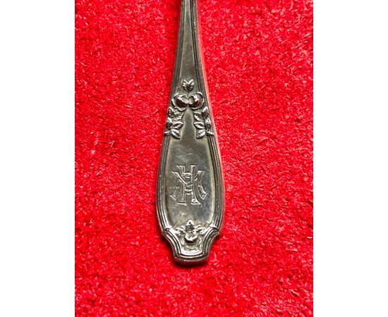 Servizio di 12 cucchiaini da the in argento con decori floreali art-nouveau.scatola originale.Austria.