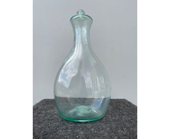 Bottle-feeding bottle in blown glass.Modena     
