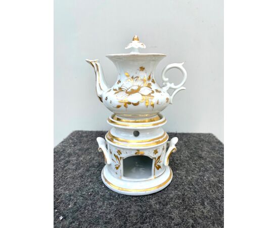 Veilleuse-tisaniera in porcelain decorated with stylized floral motifs in gold Italy.     