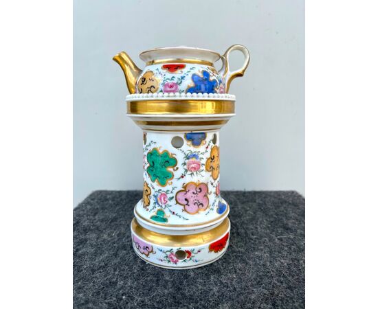 Veilleuse-tisaniera in porcelain with floral and geometric decoration and gold highlights. France     
