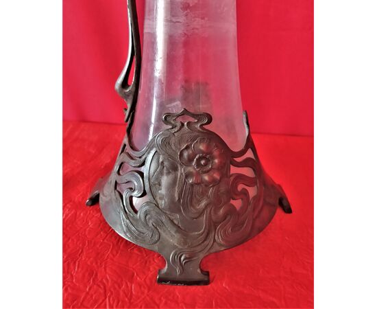 Art Nouveau jug in glass and metal