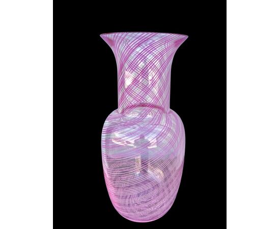Vaso in vetro sommerso con spirali in filigrana rosa e avventurina.Fratelli Toso.Murano.