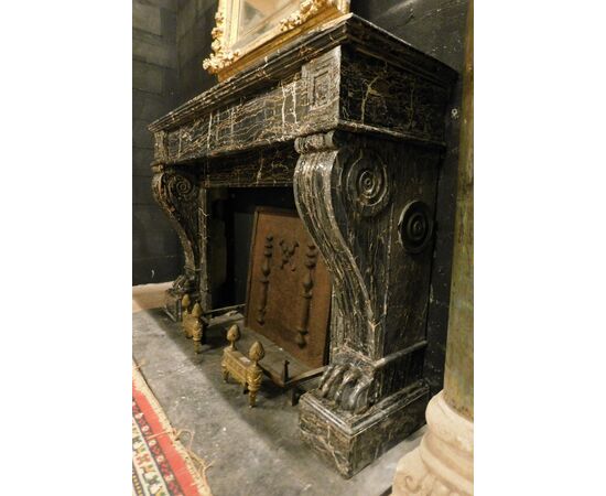 chm680 - fireplace in black Portoro marble (La Spezia), 19th century, measuring cm l 145 xh 100 x d. 41     
