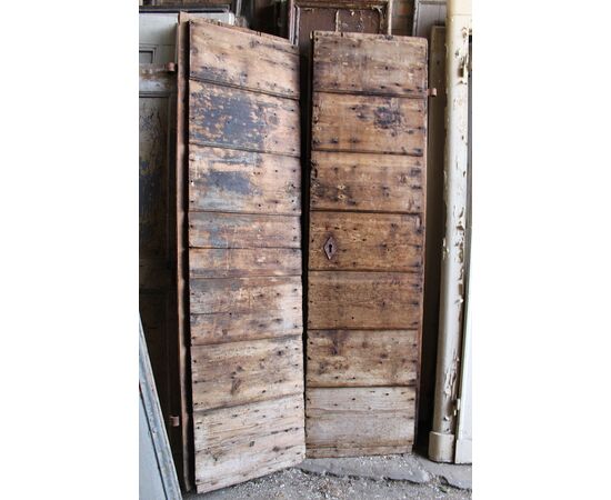 Antica porta in legno massello