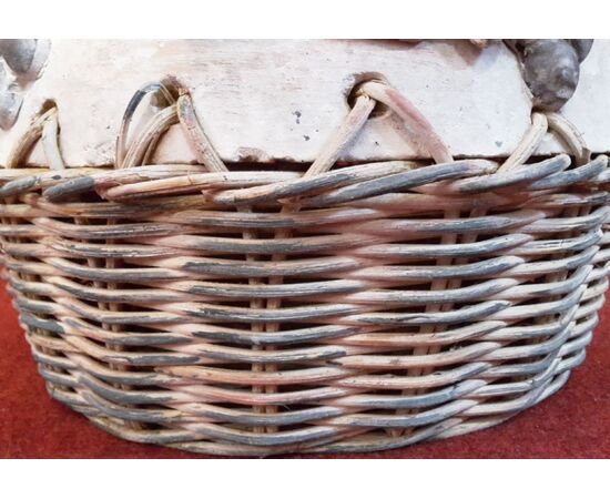 Basket of terracotta and wicker