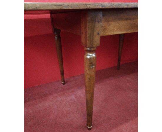 Extendable table in Walnut, Impero