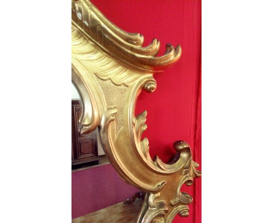 Console in Italian gilded wood