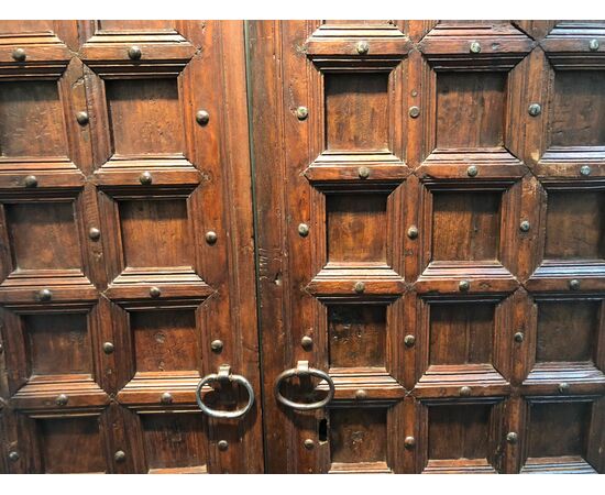 DOOR in walnut || Lombarda area || Sec. XVI     