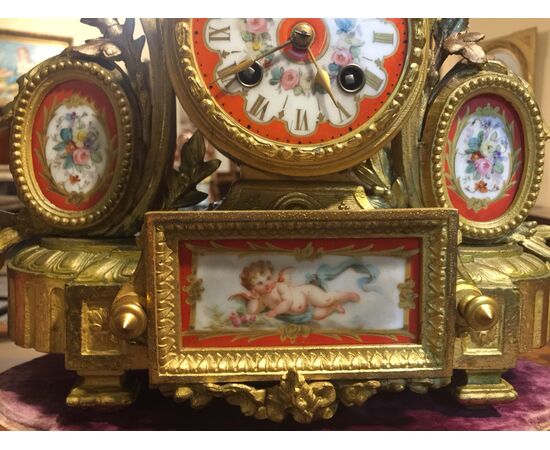 Orologio da tavolo sotto campana di vetro, epoca Napoleone III