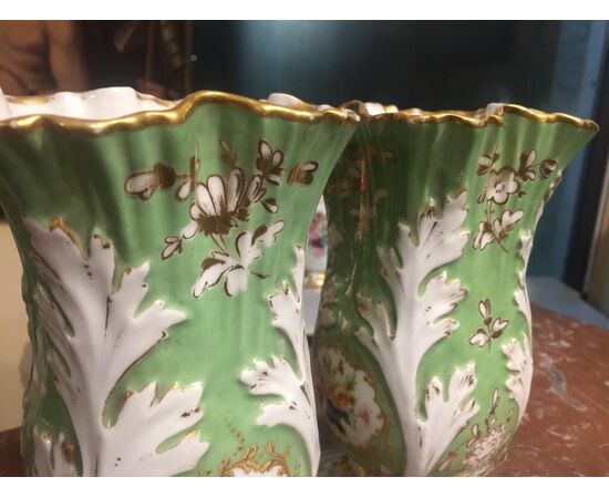 Coppia di vasi in porcellana di Parigi epoca Luigi Filippo