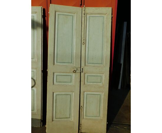 pts658 five lacquered double doors, meas. cm 114 x H 231 x 4 thick.