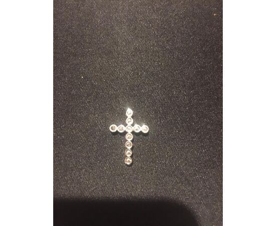 Cross in 18k white gold with glitter - Total carat 0.50