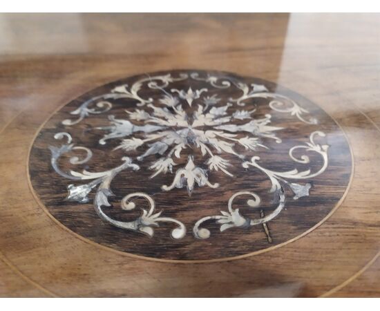 Octagonal coffee table in rosewood with central Victorian inlay