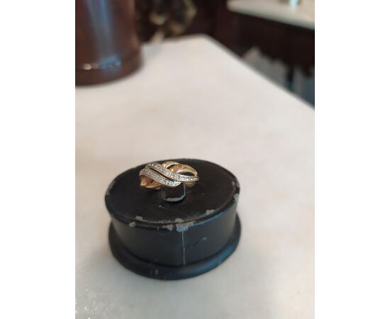 18 K yellow gold ring with diamonds from the 70s / 80s
