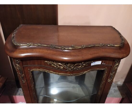 Napoleon III display cabinet in mahogany with bronze applications and paintings
