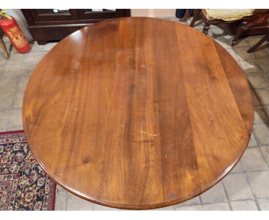 Extendable table in walnut and briar from the Napoleon III era
