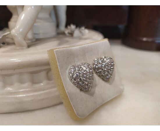 18 k white gold earrings with heart-shaped zircons, 1950s / 60s