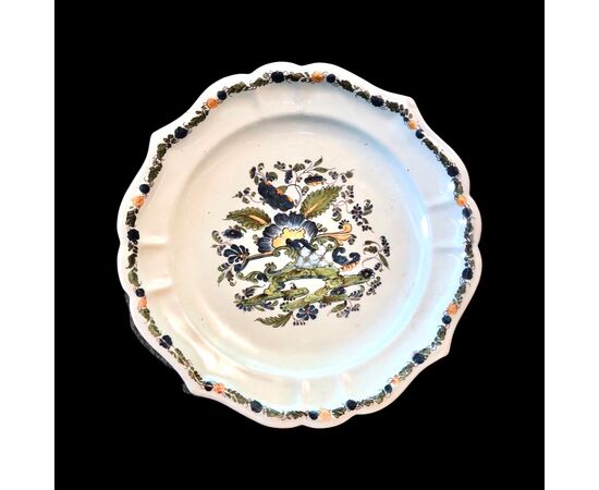 Majolica plate with “little bridge” decoration, Antonibon Manufacture, Nove di Bassano.     