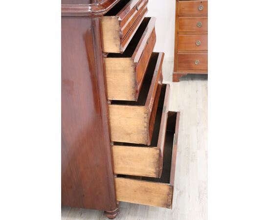 Antique chest of drawers antique chest of drawers with mahogany riser 19th century NEGOTIABLE PRICE
