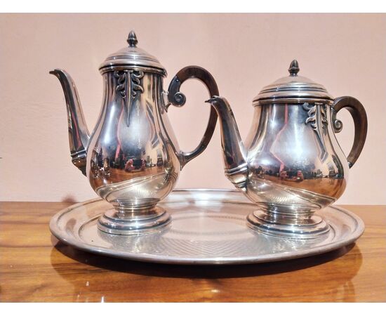 Tea or coffee service in silver plate from the French Art Deco period