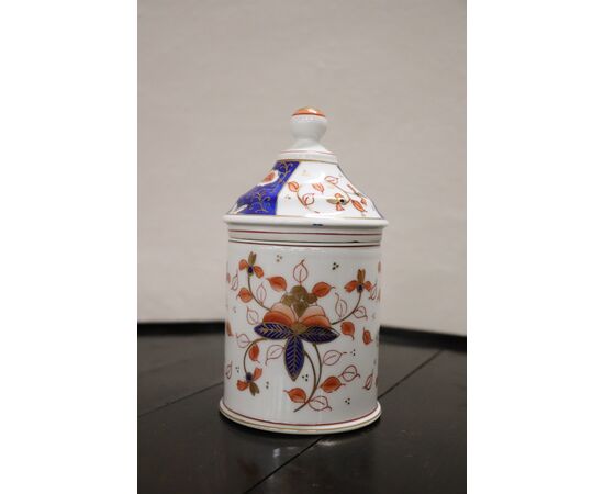 Hand painted oriental porcelain jar Japan sec. XX NEGOTIABLE PRICE